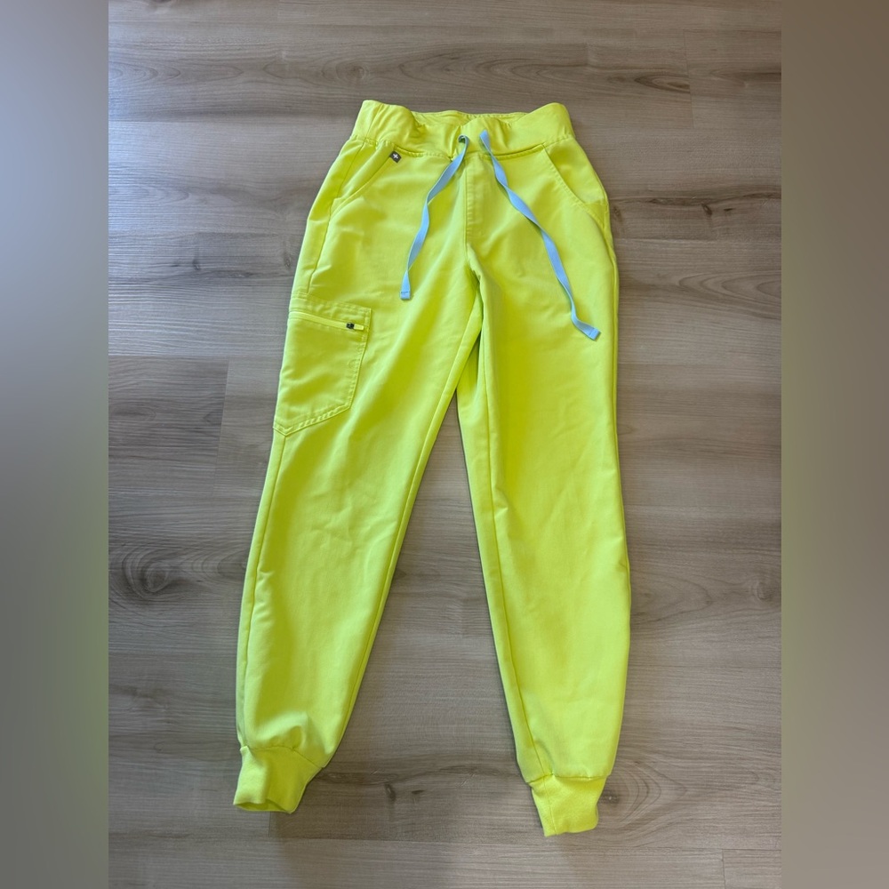 Figs Zamora High Waisted Joggers- Petite